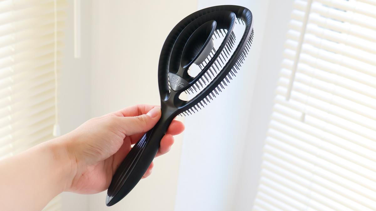 リファの新作「ドライヤー専用ブラシ」が超優秀！髪がまとまりやすく