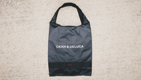 「DEAN & DELUCA × BRIEFING サコッシュトートバッグ ブラック」13,750円（税抜12,500円）