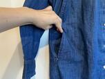 【無印良品 洗いざらし デニム長袖シャツワンピース】両サイドにポケットがあるのも嬉しいポイント!スマホも入ります♪