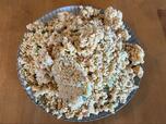 【ロピア どデカ盛り炒飯】凍ったままお皿に盛るとパラパラとした粒立ちがよく分かりました♪