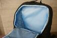 水色の裏地で中身が見やすい