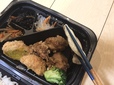 【大戸屋 大戸屋ランチ弁当】目玉焼きの下には唐揚げが3つも