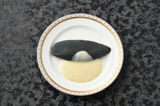 「トリュフ薫るブラックオムレツ(イメージ)」<平日1名¥6,000/土休日1名¥6,500>【ディナーブッフェ ビストロ×ハロウィン~秋の味覚~】