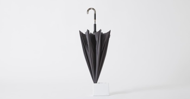 【Shupatto アンブレラ UV】中開きの状態で固定できる「乾燥用ストッパー」つき