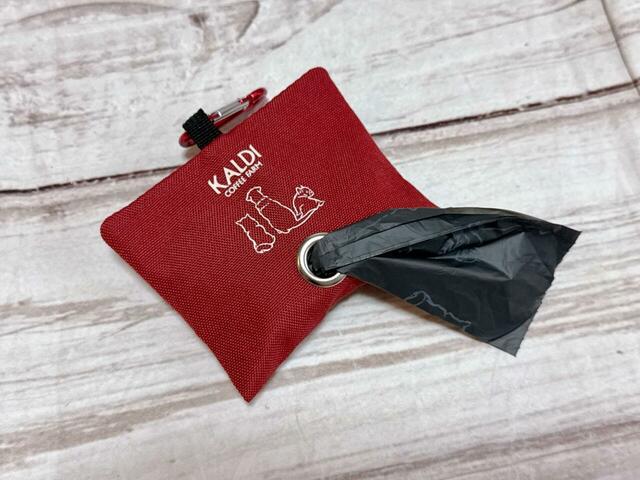 【カルディ いぬの日おさんぽバッグ/エチケット袋付きマナーポーチ】エチケット袋は1ロール分で、切り取り線に沿って手でカットする仕様です