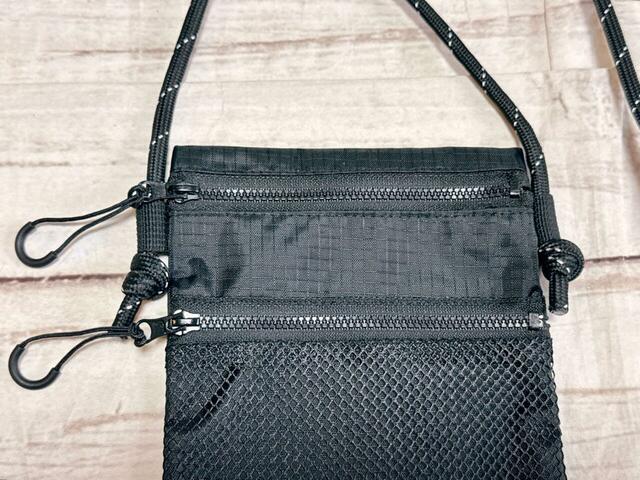 【カルディ りんごバッグ／ミニショルダーバッグ】前面にはメッシュ素材のポケット付き！