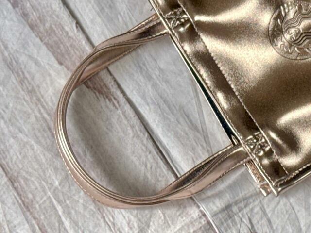 持ち手は腕にかけたり手持ちで持つタイプ