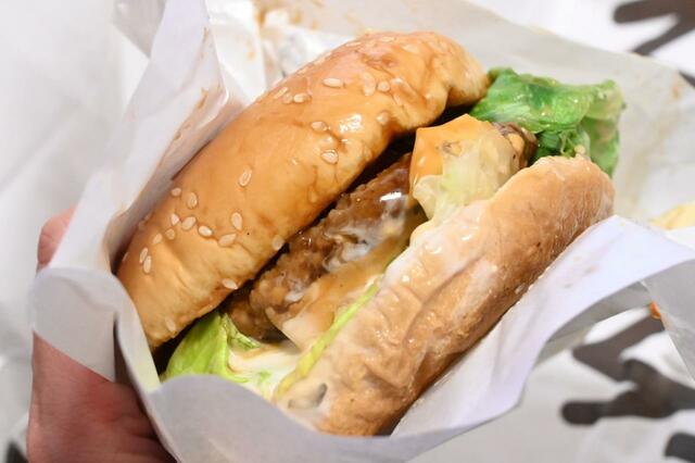 「本格プルコギバーガー」の甘辛ソースがたまらな～い！