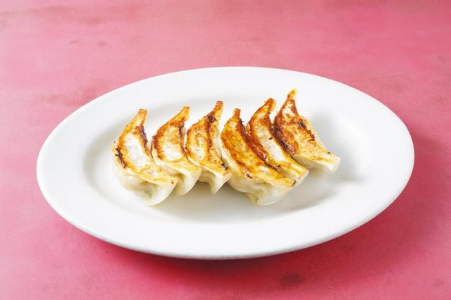 マルシン飯店　熟成ギョーザ 380円