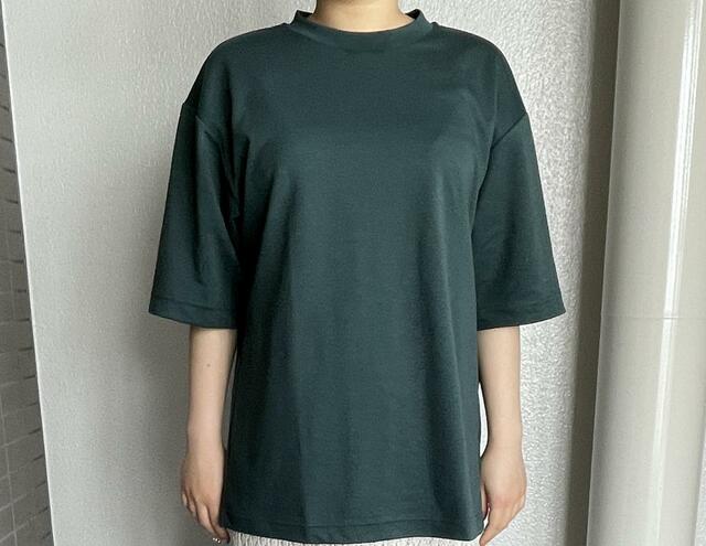 【ユニクロ エアリズムコットンオーバーサイズTシャツ(5分袖)】Mサイズの57オリーブを選択！