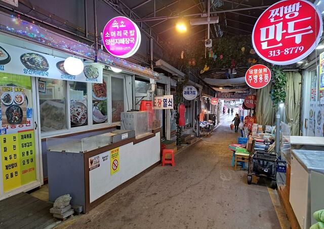 【気になる韓国、ソウルの今vol.31】阿峴市場を西方向に進む。市場は周辺の再開発とともにこぎれいになった