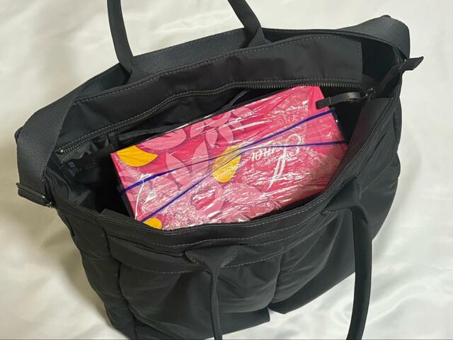 【UNIQLO:C 2WAYユーティリティバッグ】箱ティッシュ5つ分も余裕で入ります♪