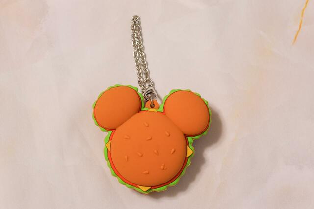 バッグチャーム、ケース付き 1200円