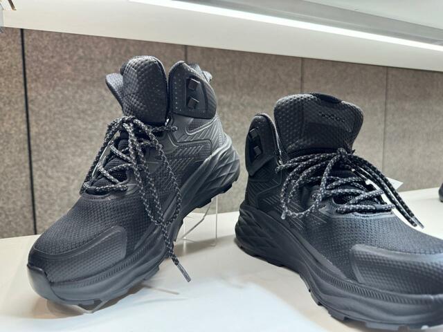【ワークマン トレックシューズアジム】会場ではブラックとグレーが確認できました。サイズは不明です
