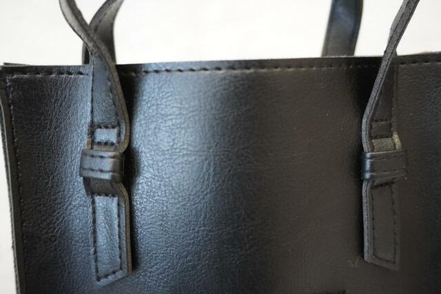 ベルトのような持ち手がおしゃれ