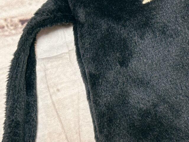 【カルディ ニャップザック】素材はポリエステル。触り心地抜群のフェイクファー調の生地です