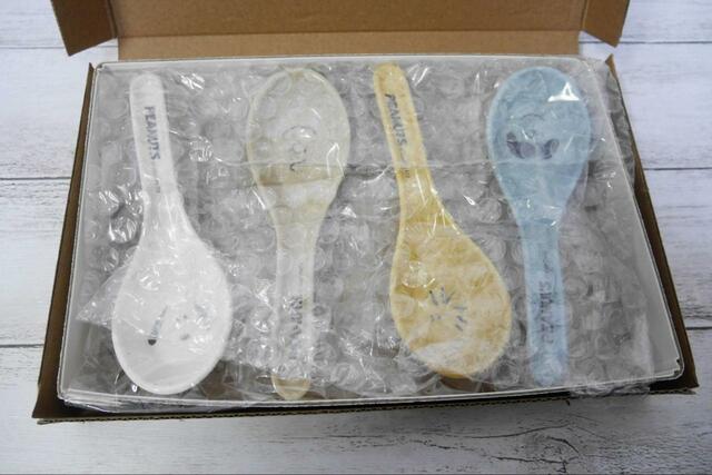 【SPRiNG2023年2月号　スヌーピーと仲間たちのレンゲ4本セット】PEANUTSのキャラクターがプリントされたキュートなデザイン