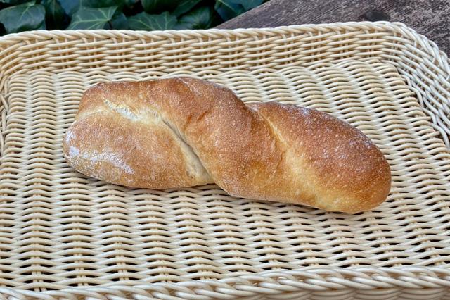 「ミルクのねじりパン」はモチモチでふんわりしていて、甘みが強い