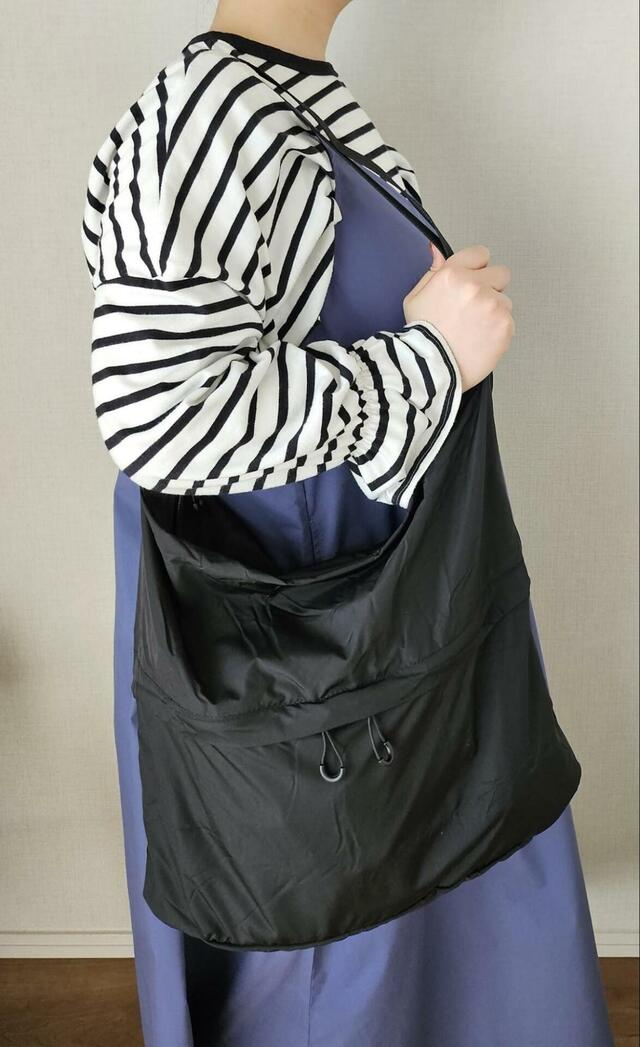 【無印良品　たためる撥水手提にもなるショルダーバッグ大】手提げにもショルダーにも使える2WAY仕様が便利！