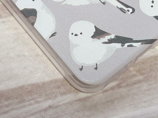 グレー地にシマエナガ柄。シックなので年代を問わずかわいく持てます♪