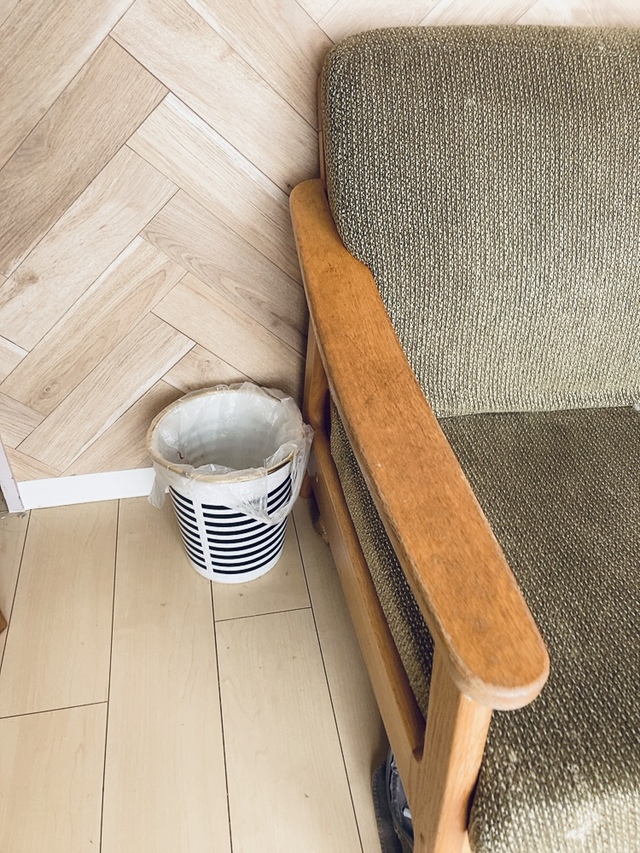 【山崎実業(Yamazaki)トラッシュカン ワイド ブラック】ビニール袋が丸見えで生活感丸出しだったお部屋