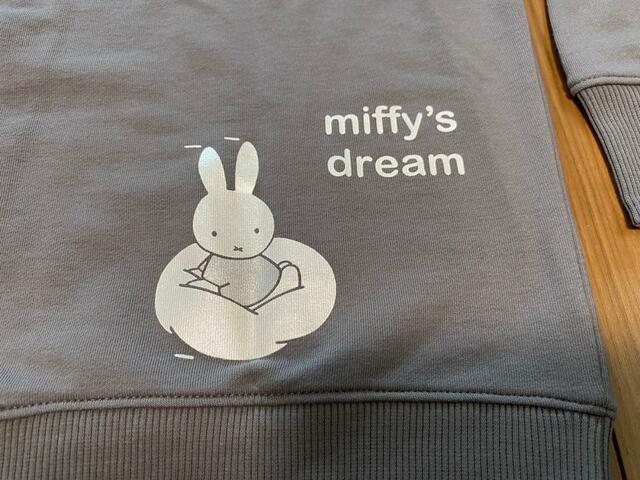 【ミッフィー ウルトラストレッチセット（長袖）】背中側の腰元のミッフィー