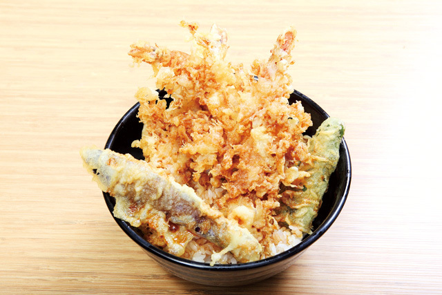EXPASA足柄（上り） 金時山びっくりぎょう天丼　850円