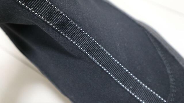 【ワークマン レディースサイドファスナー防水ブーツ】縦ラインを強調してくれるフロントのステッチ。足元がすっきり見えます♪