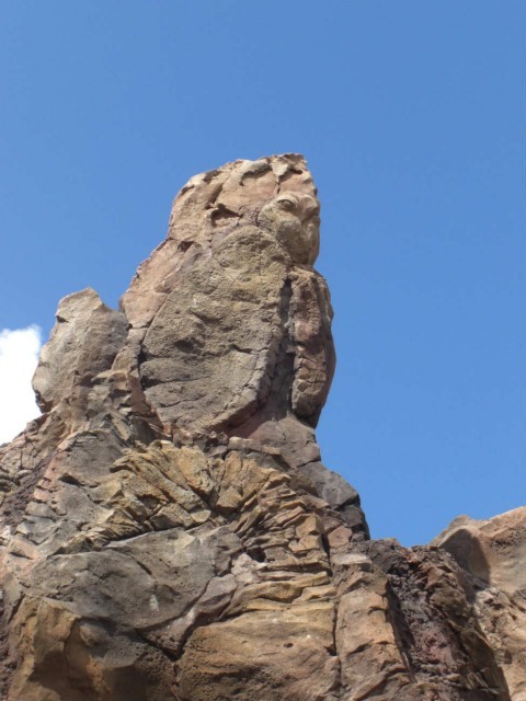 アウラニのランドマークである火山”プウ・キロ”の山頂。東京ディズニーシーのプロメテウス火山とは趣こそ違え、同じ火山が目立つディズニーリゾートなのですね。