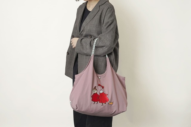 【ムーミン】わずか約130gという驚異の軽さを実現しながら、約15Lの頼もしい収納力を誇るトートバッグ