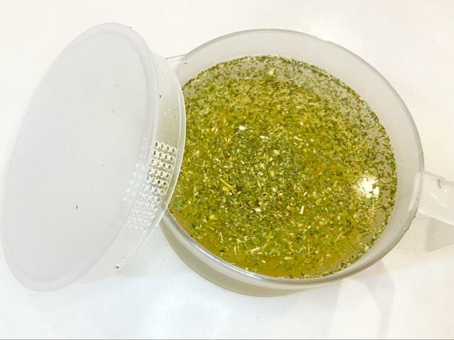 【山崎実業 tower ティーポット】適量の茶葉を本体に直接入れ、沸騰したお湯（600ml）を注ぐだけ♪