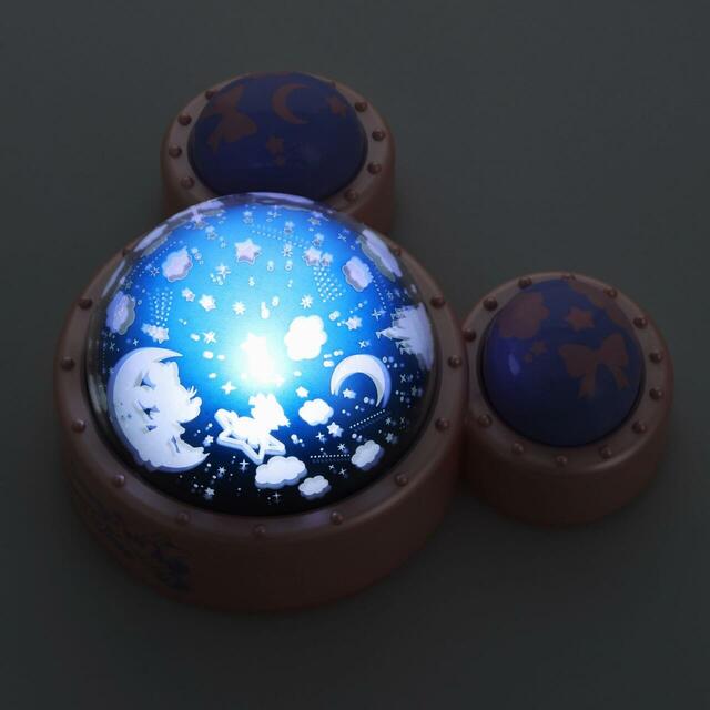 プラネタリウムおもちゃ 3,600円|東京ディズニーリゾート ミニーマウスのリラックスタイムグッズ|販売店舗:東京ディズニーランド「ホームストア」、東京ディズニーシー「ヴィラ・ドナルド・ホームショップ」|発売日:2026年6月25日(木)