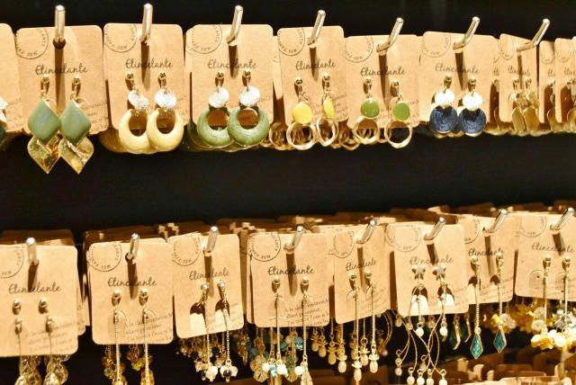 【AWESOME STORE TOKYO（オーサムストア トーキョー】安いから毎日変えて楽しめる。