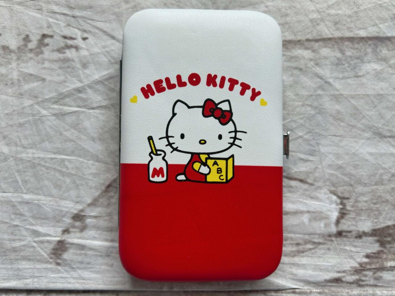 ハローキティのレトロかわいい付録（お手入れ道具6点セット）が