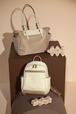 【アンドシュエット】リュック ￥13,200、トートバッグ ￥15,400