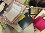 クローゼットの中に入っていた大量の書類など。不要なものは処分し、それ以外のものは本棚や納戸など別の場所へ