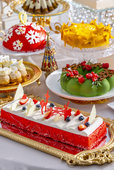 「King＆Queenのクリスマス」＜期間：2025年11月14日〜12月26日＞【【ヒルトン東京】20種類以上の“豪華クリスマススイーツ”をロイヤル気分で楽しむ『King＆Queenのクリスマス スイーツビュッフェ』】
