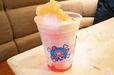チョッパーの桜舞うピーチヨーグルト・フラッペ 850円｜ユニバーサル・スタジオ・ジャパン「ワンピース・プレミア・サマー2023」スペシャルメニュー
