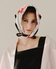 【emmi×マリメッコの国内限定アイテム】「Astrilli Piirto Unikko Scarf」ウニッコを印象的にデザインしたスカーフ