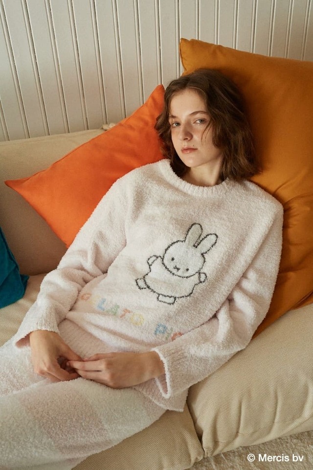 【gelato pique×ミッフィー】「【Dick Bruna】ベビモコジャガードプルオーバー&ロングパンツセット」¥15,730