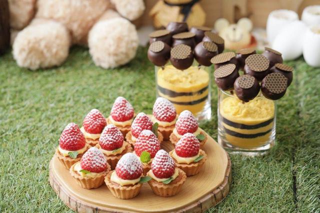 『ストロベリーハニーハント デザートブッフェ』（軽食付き）