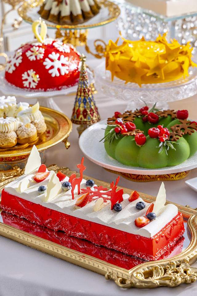 「King＆Queenのクリスマス」＜期間：2025年11月14日〜12月26日＞【【ヒルトン東京】20種類以上の“豪華クリスマススイーツ”をロイヤル気分で楽しむ『King＆Queenのクリスマス スイーツビュッフェ』】