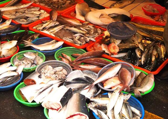 【台湾食べ歩きの旅 #7】羅東は台湾東北部の港に近いため、市場でも魚介類が豊富