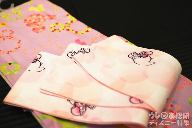 淡い色合いと横顔ミニーが可愛らしさを演出する帯デザイン