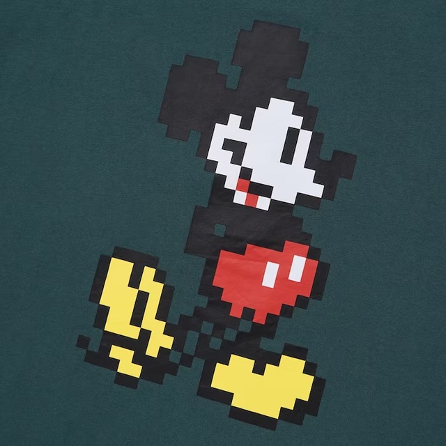 ユニクロ ミッキー スタンズ UT グラフィックTシャツ（半袖・レギュラーフィット）1,500円