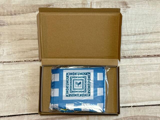 付録は「紀ノ国屋のたっぷり保冷ポーチ」いざ開封！