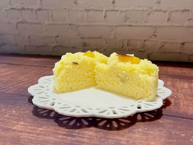 【ファミリーマート】カットしてみました！むっちりと密度のあるパンなのがわかりますね♪