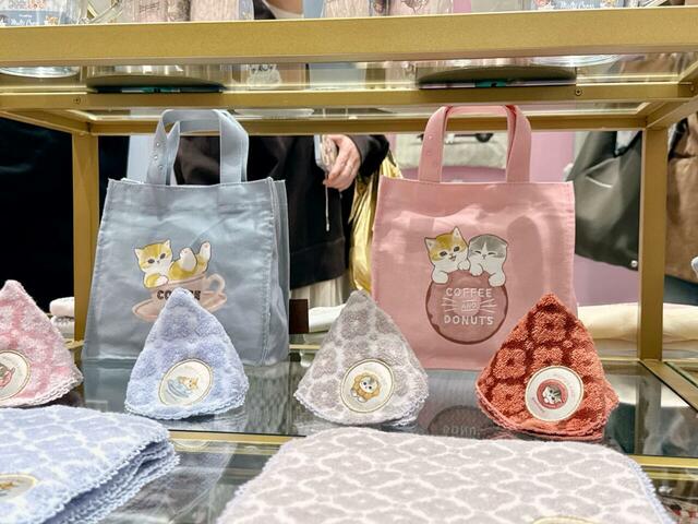 【mofusand TOKYO】ランチサイズスクエアトートとジャガードハンドタオルはちょっとしたプレゼントにもおすすめ