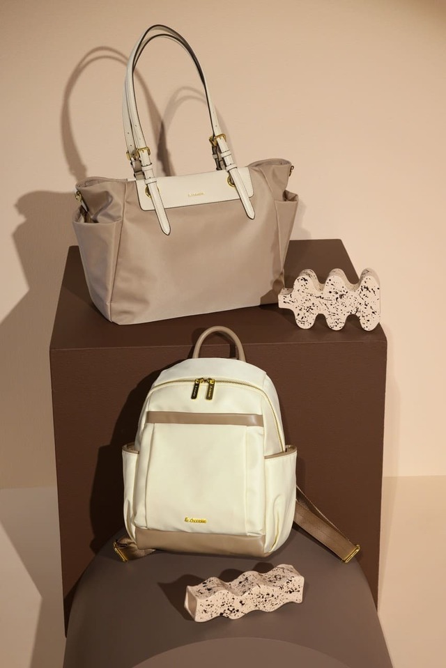 【アンドシュエット】リュック ￥13,200、トートバッグ ￥15,400