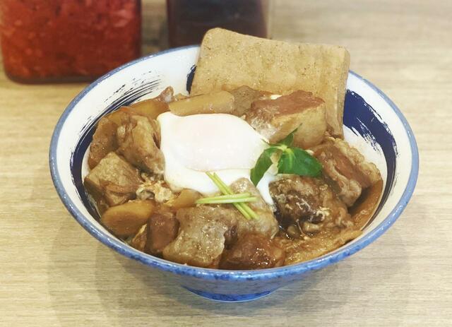 「肉玉めし」869円（税込）